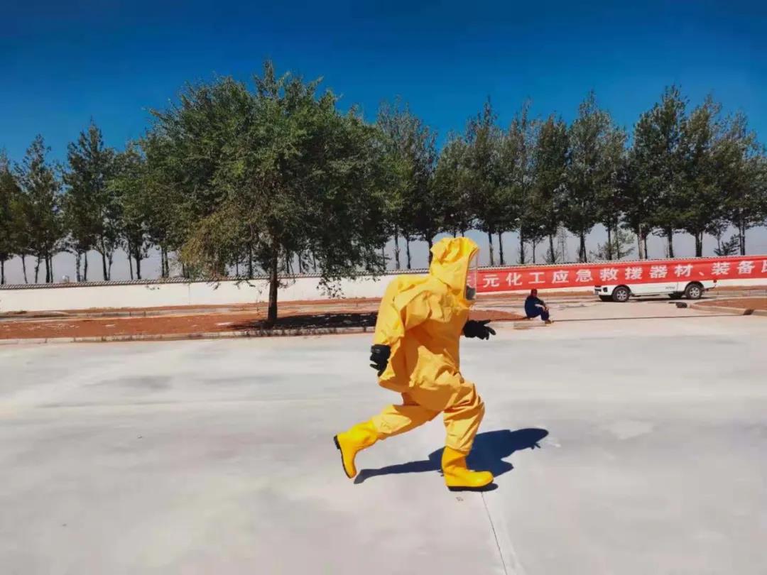 1641779585667029.jpeg 防護(hù)器材裝備比賽.jpg